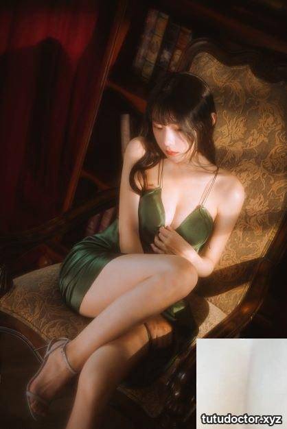 (Coser) Vanilla Miaolulu – Yang Zhiganlu “Green Dress” (45P