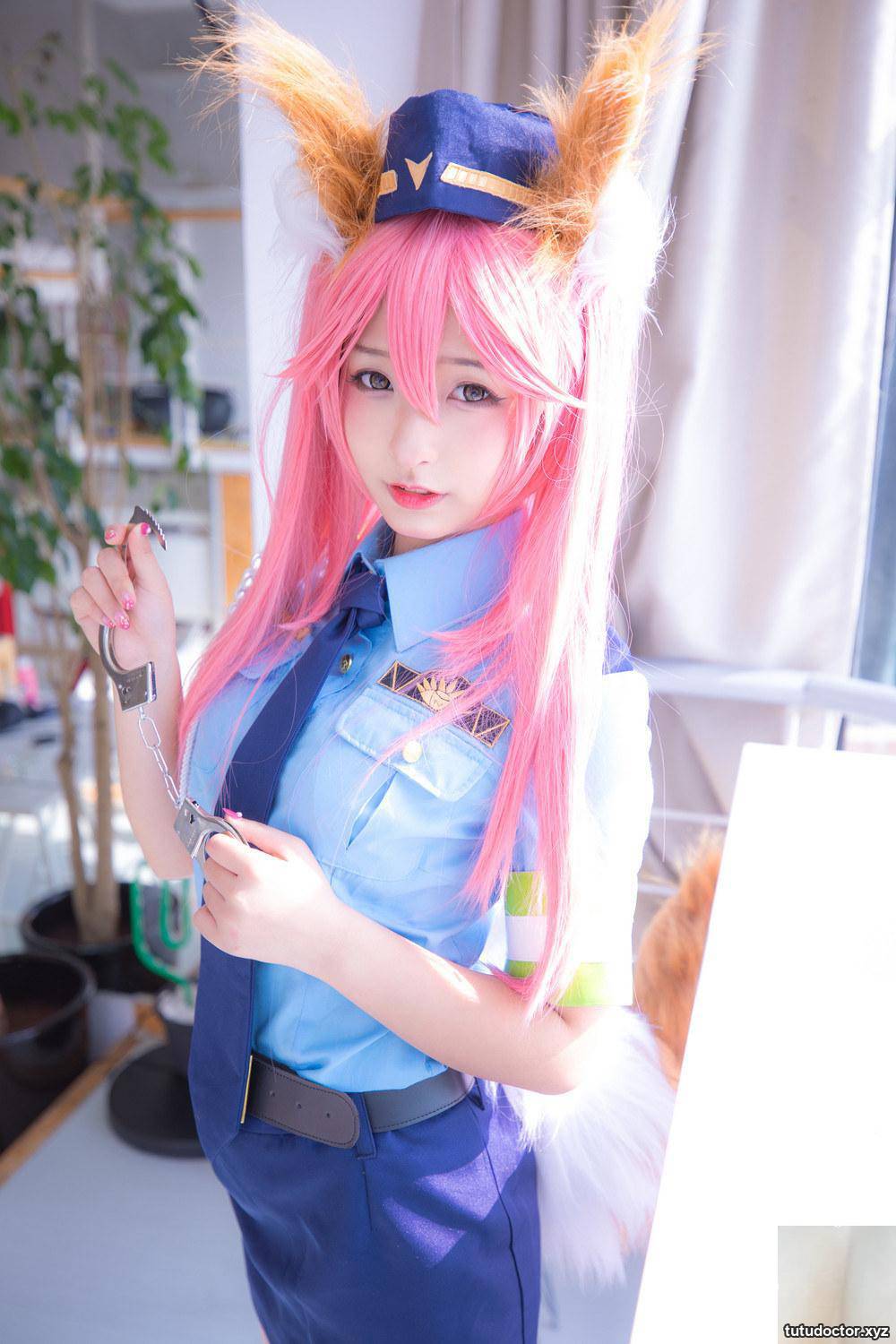 Kamikazaka Mafuyus police officers appearance in FGO-Tamamo-mae · photo 2 of 74