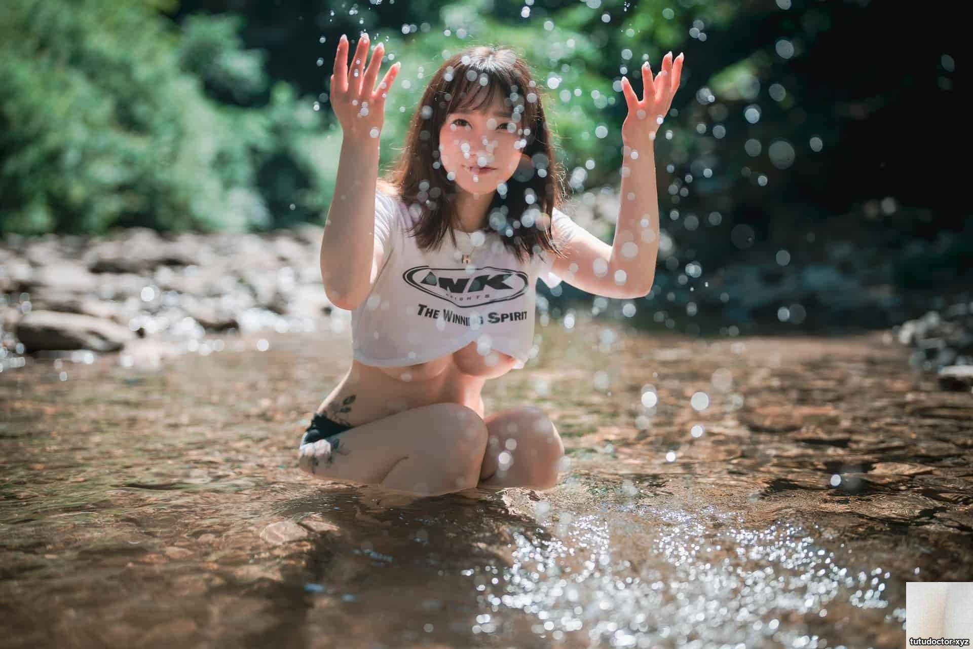 Korean Beauty (DJAWA) YeEun – A Girl in Nature (81 · photo 20 of 81