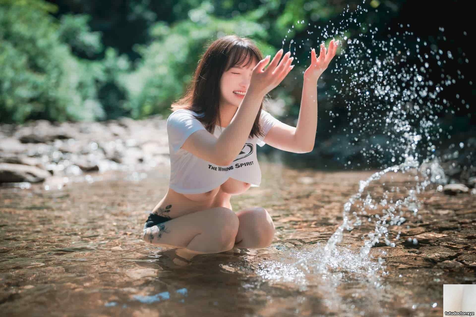 Korean Beauty (DJAWA) YeEun – A Girl in Nature (81 · photo 49 of 81