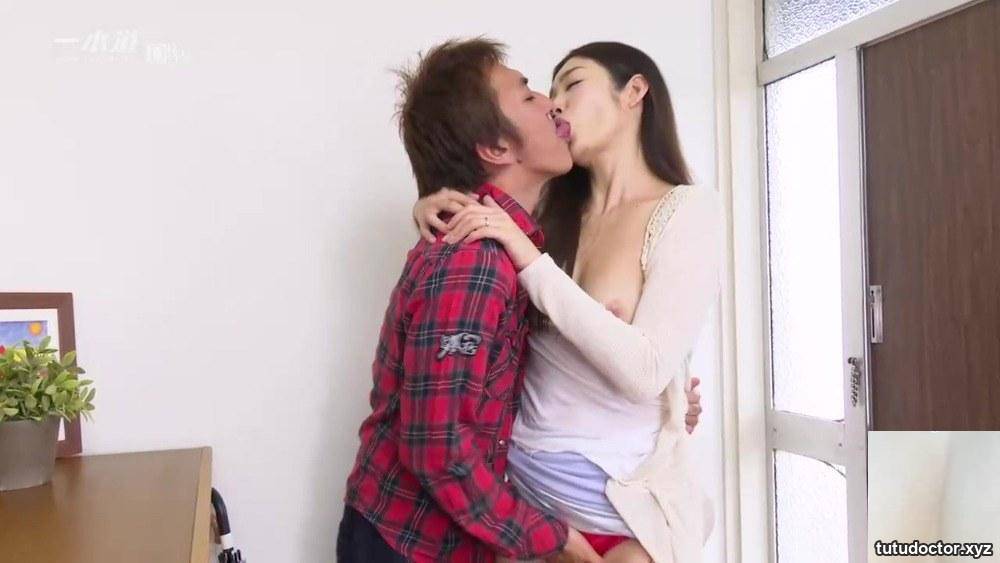 Ryu Enami, the busty braless beauty next door who takes out the · photo 50 of 87