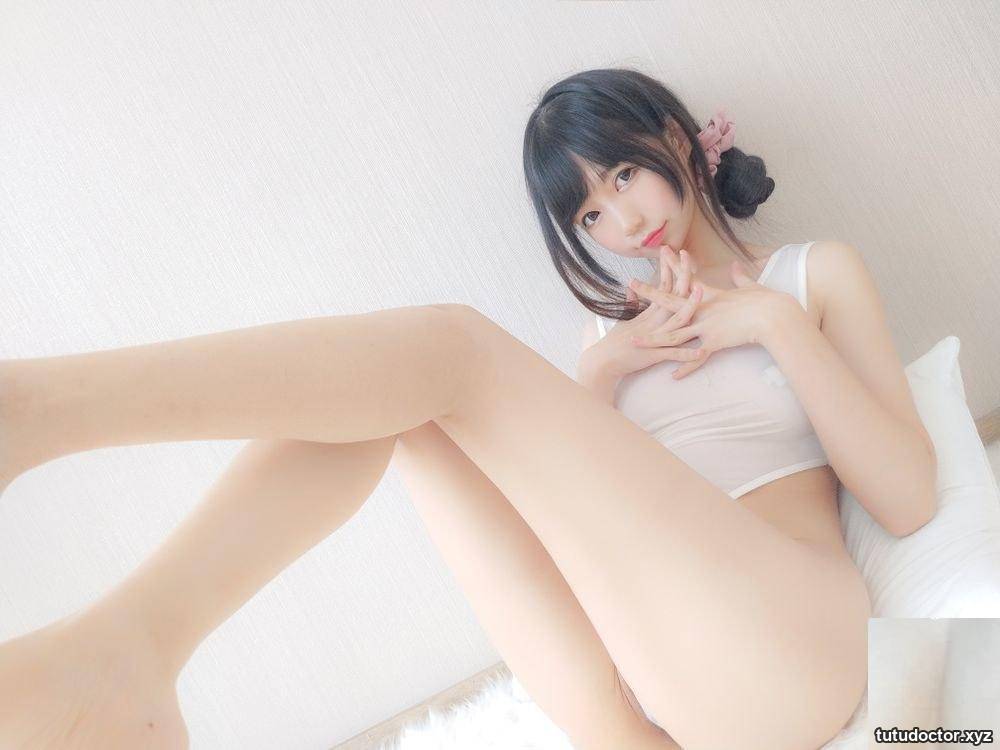 Nagisa Monster 2020 08 Written by White Fork Mizu · photo 14 of 25