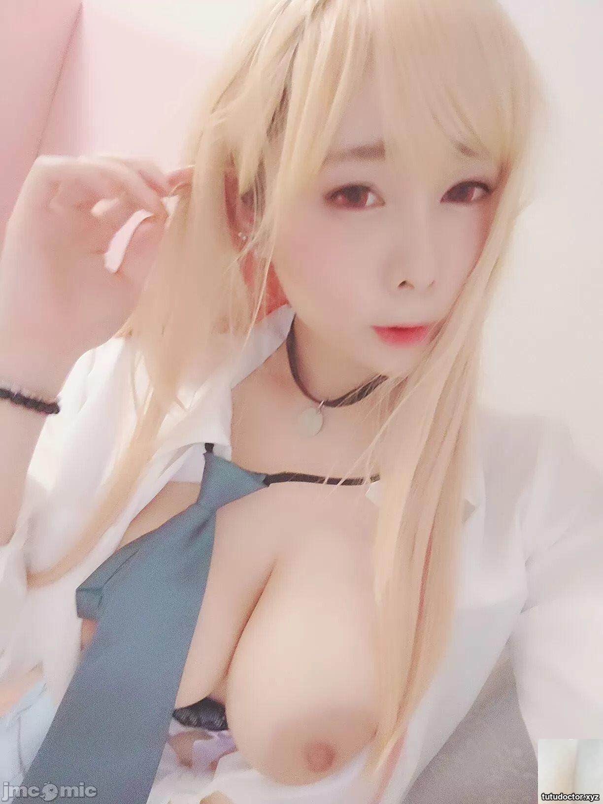 Playing with two holes and cumming (The doll is in love) · photo 12 of 53