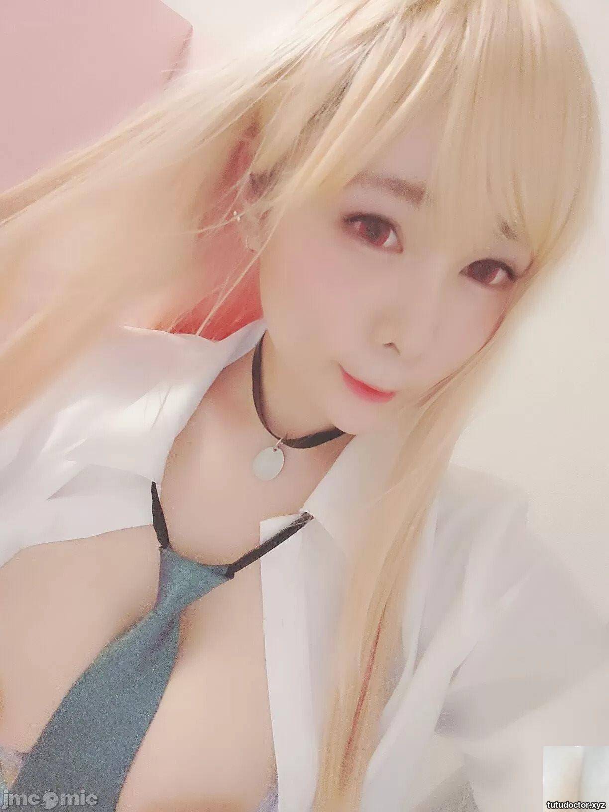 Playing with two holes and cumming (The doll is in love) · photo 26 of 53