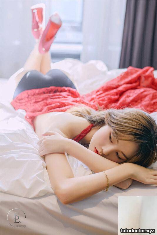 Yuna (유나) – NO.012 (SAINT Photolife) Vol · photo 40 of 66