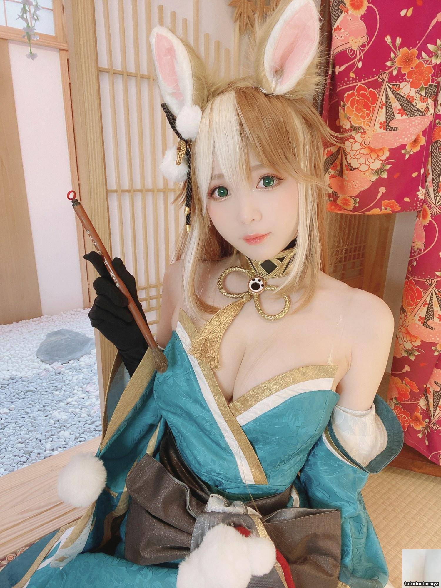 Ms Hina · photo 8 of 19