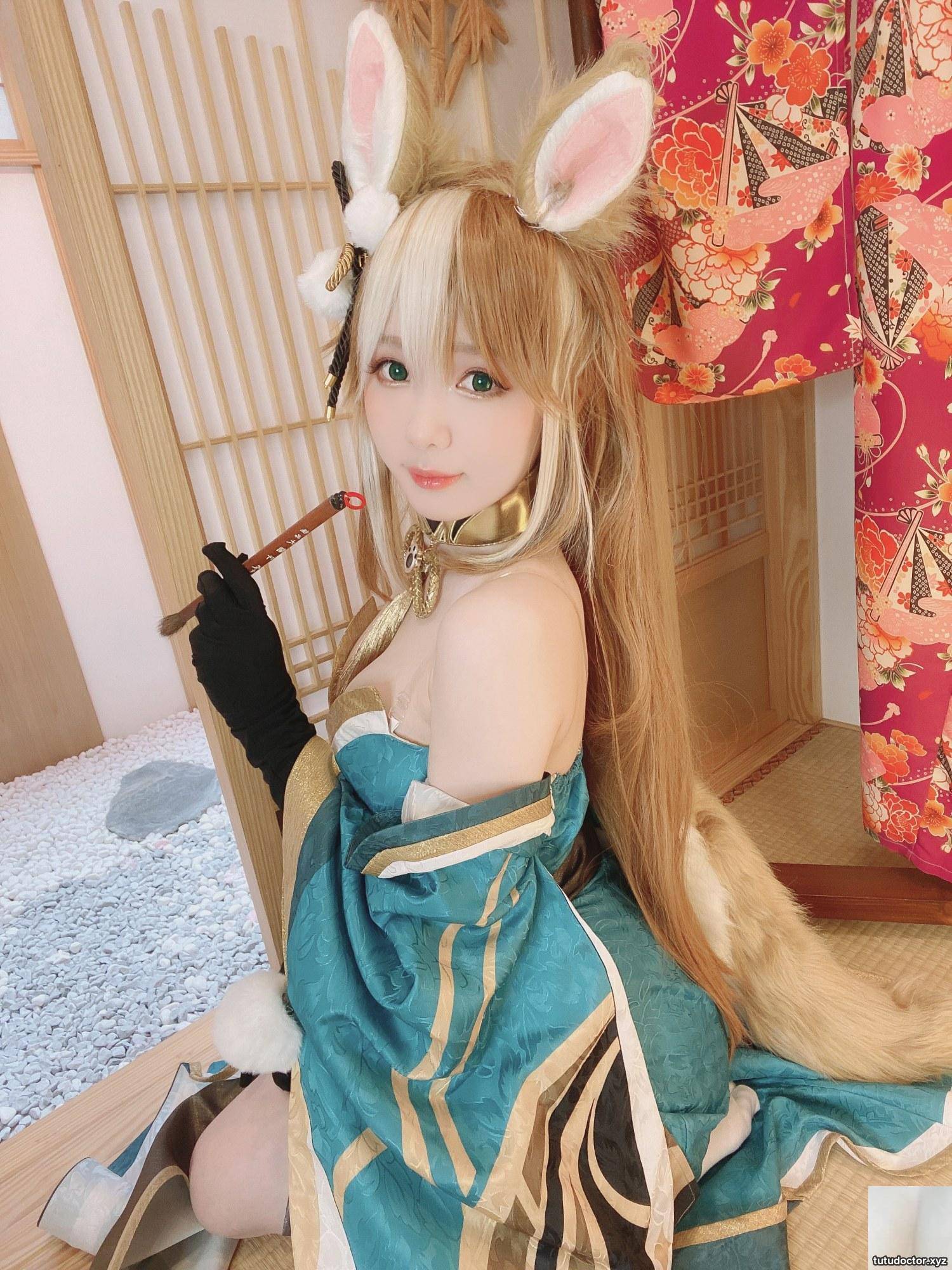 Ms Hina · photo 17 of 19