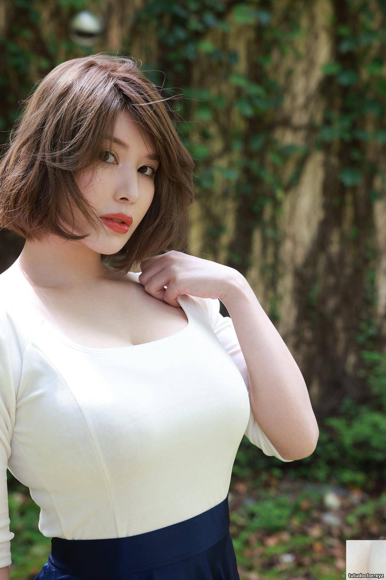 Hikaru Nagi Beautiful Breasts Weekly Post Digital Photo · photo 9 of 83