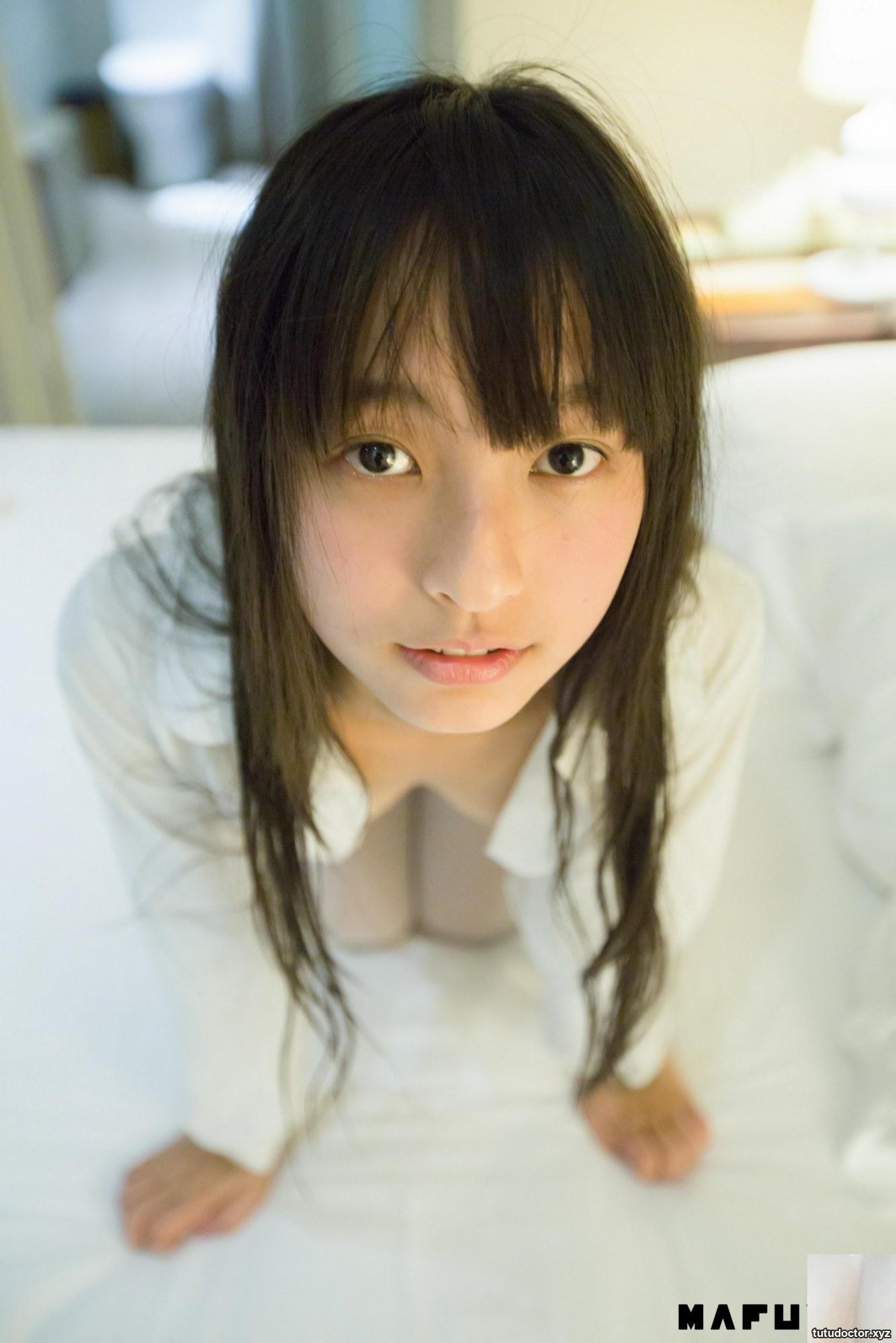 Kagakusaka Mafuyu’s “Split Type Shikusui” white pantyhose makes me agitated after looking at it (48P)