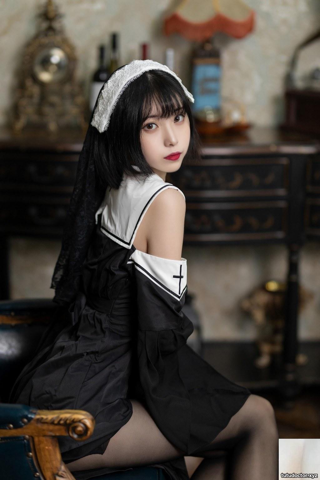 Xu Lan LAN Dark Sister · photo 22 of 40