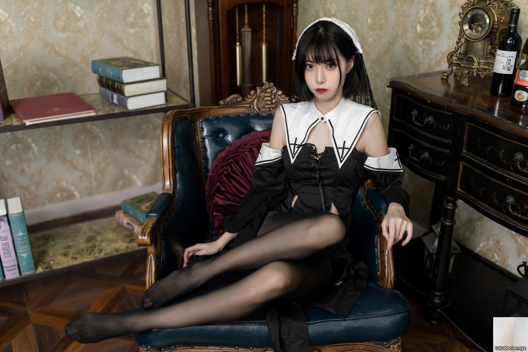Xu Lan LAN Dark Sister · photo 23 of 40