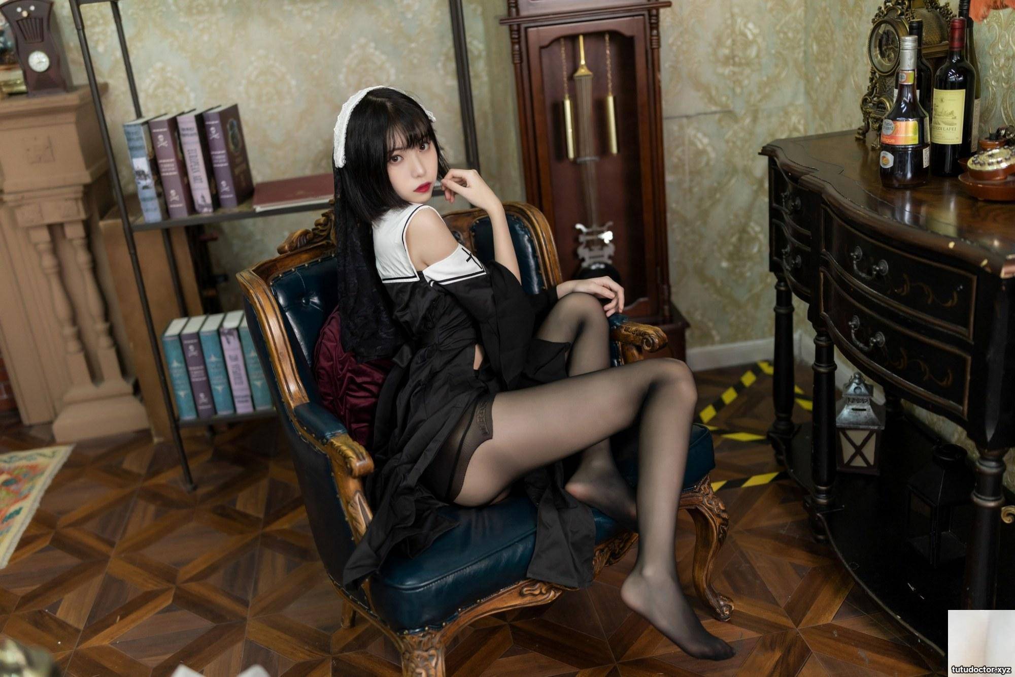 Xu Lan LAN Dark Sister · photo 24 of 40