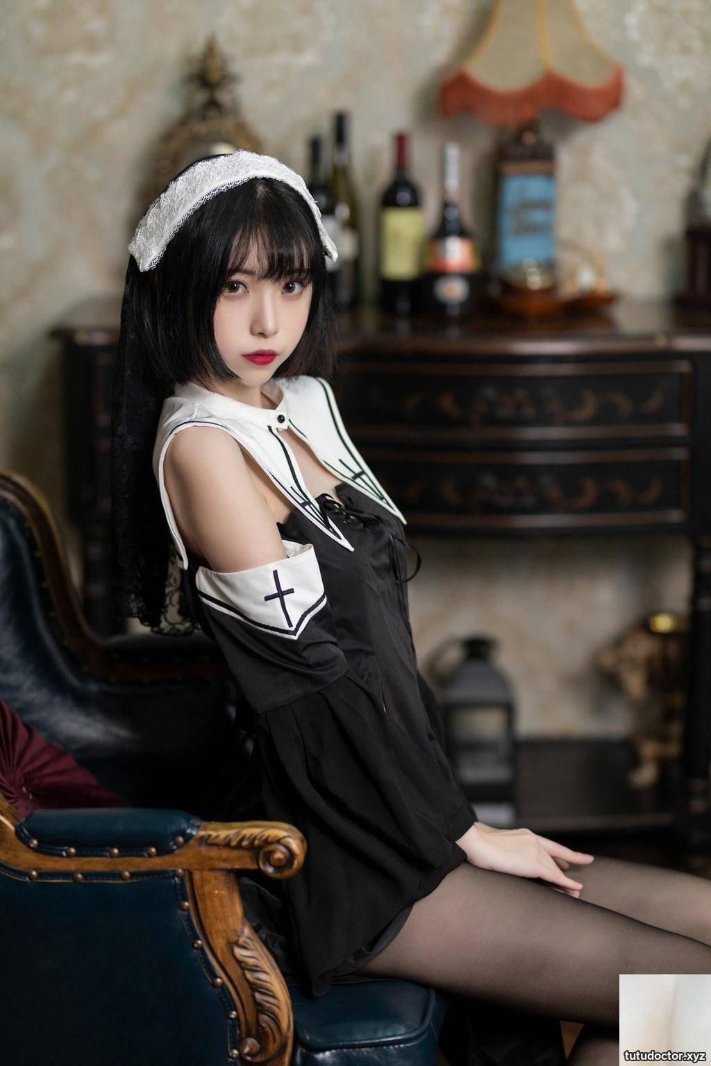 Xu Lan LAN Dark Sister · photo 32 of 40