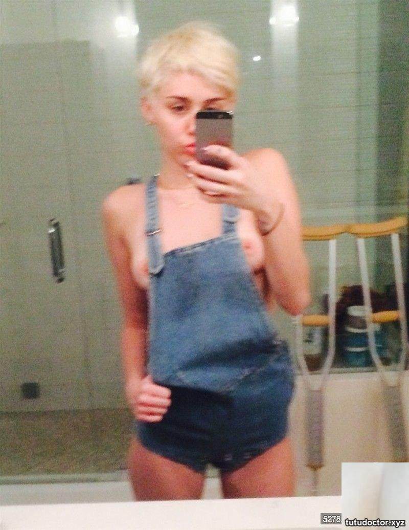 Foreign girl selfie 8 (13P)