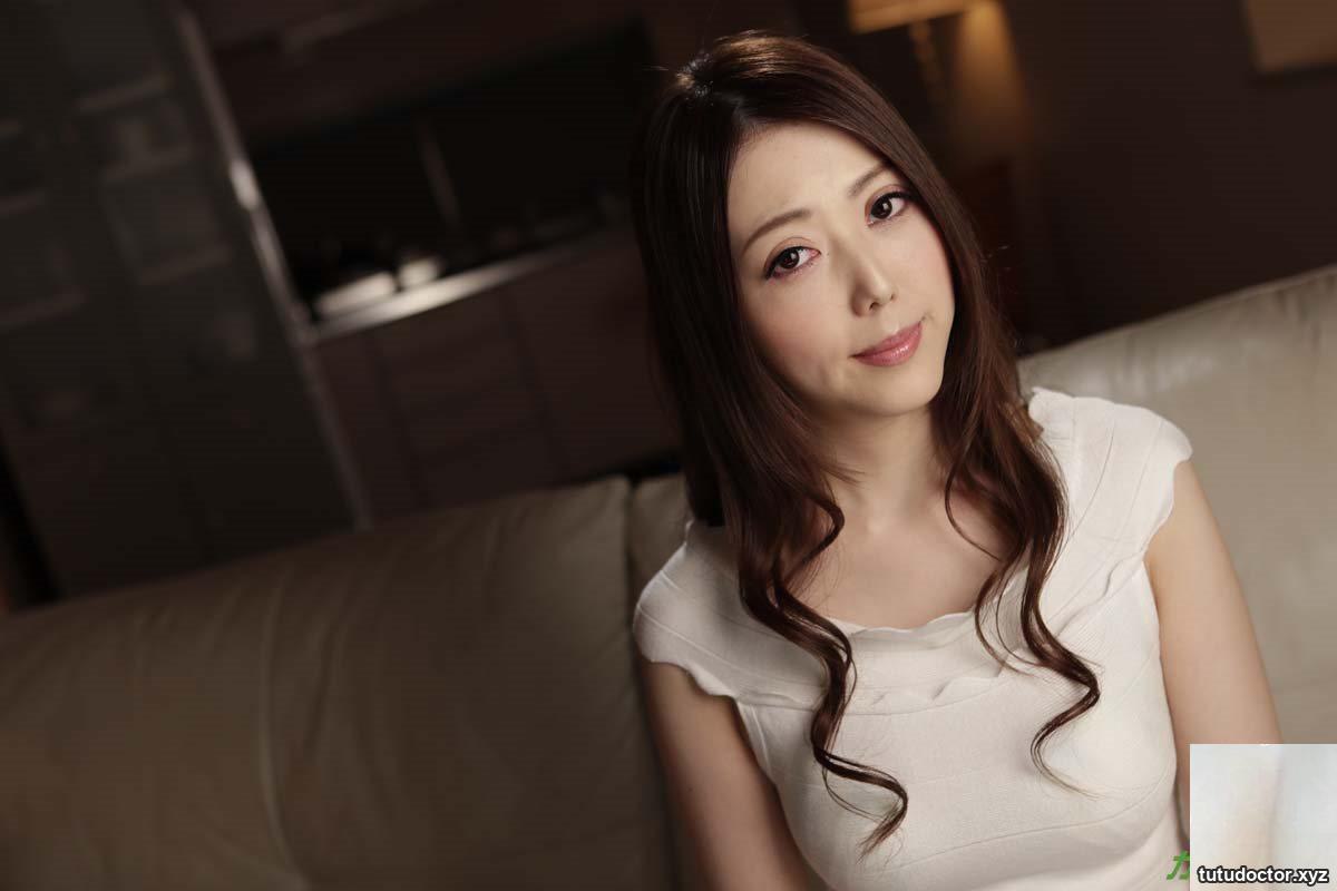 Rei Furuse: Ecstasy ~Kiss is the fuse for raw sex~ (21P)