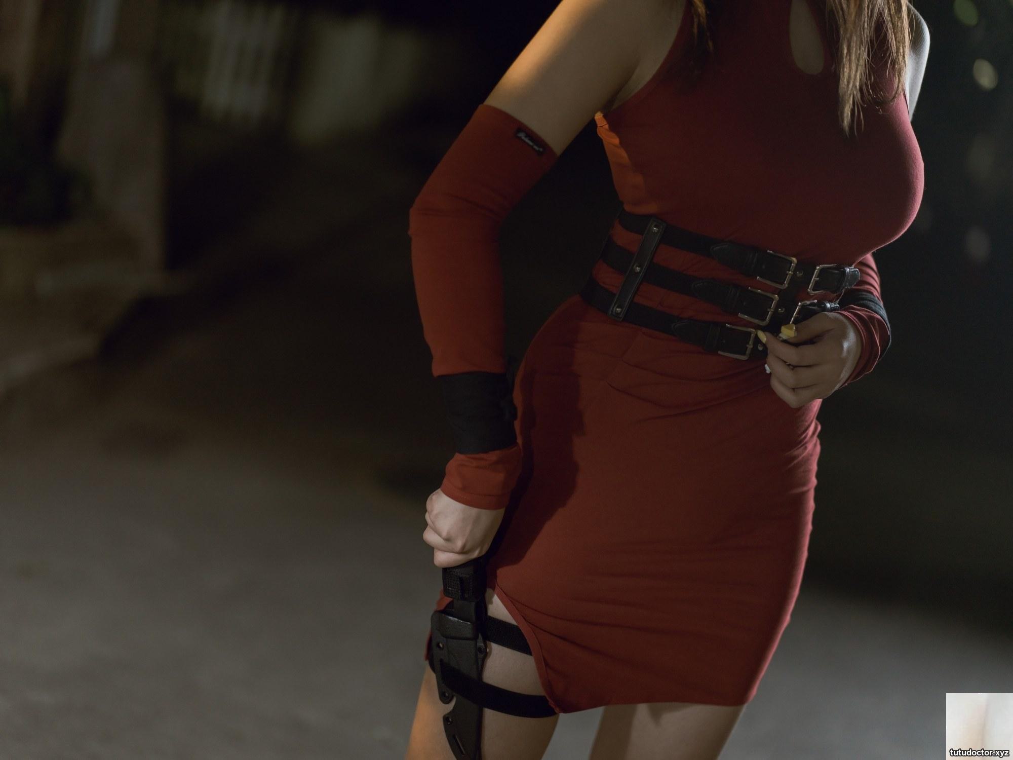 Qiu and Corgi’s “Sexy Ninja” poses harmlessly (48P)