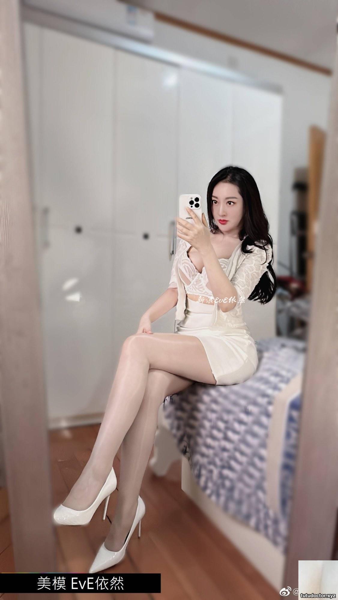 Beautiful model EvE is still in Twitter Collection VIP Exclusive · photo 70 of 103