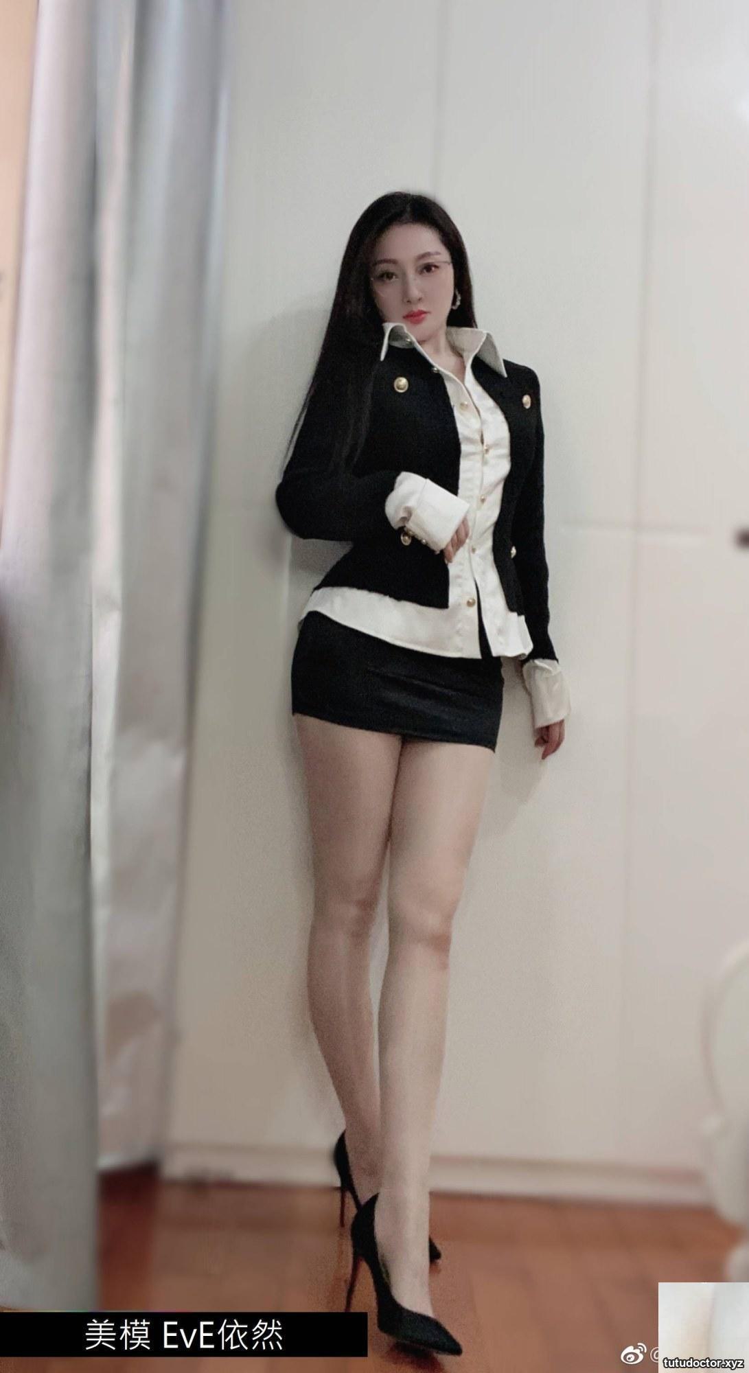 Beautiful model EvE is still in Twitter Collection VIP Exclusive · photo 98 of 103
