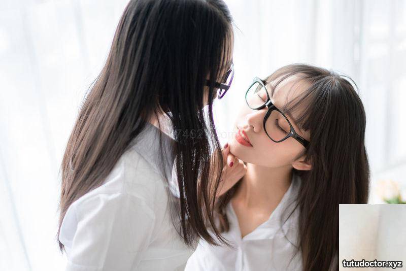 2 OLs in white shirts and black stockings · photo 6 of 37