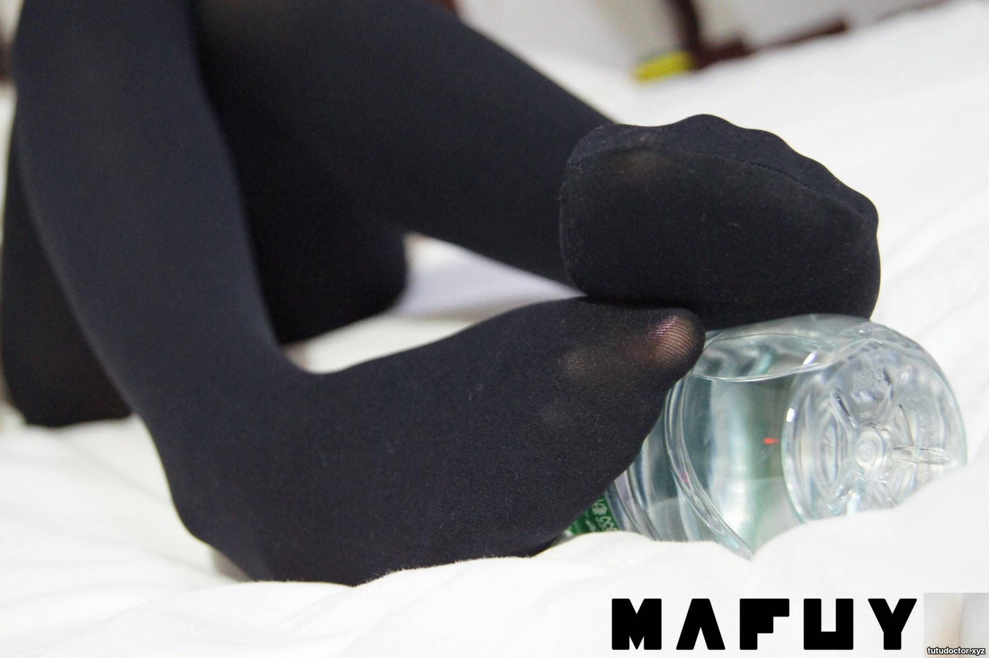 Kagakusaka Mafuyus Black Pantyhose Temptation 2 exposes her · photo 9 of 45
