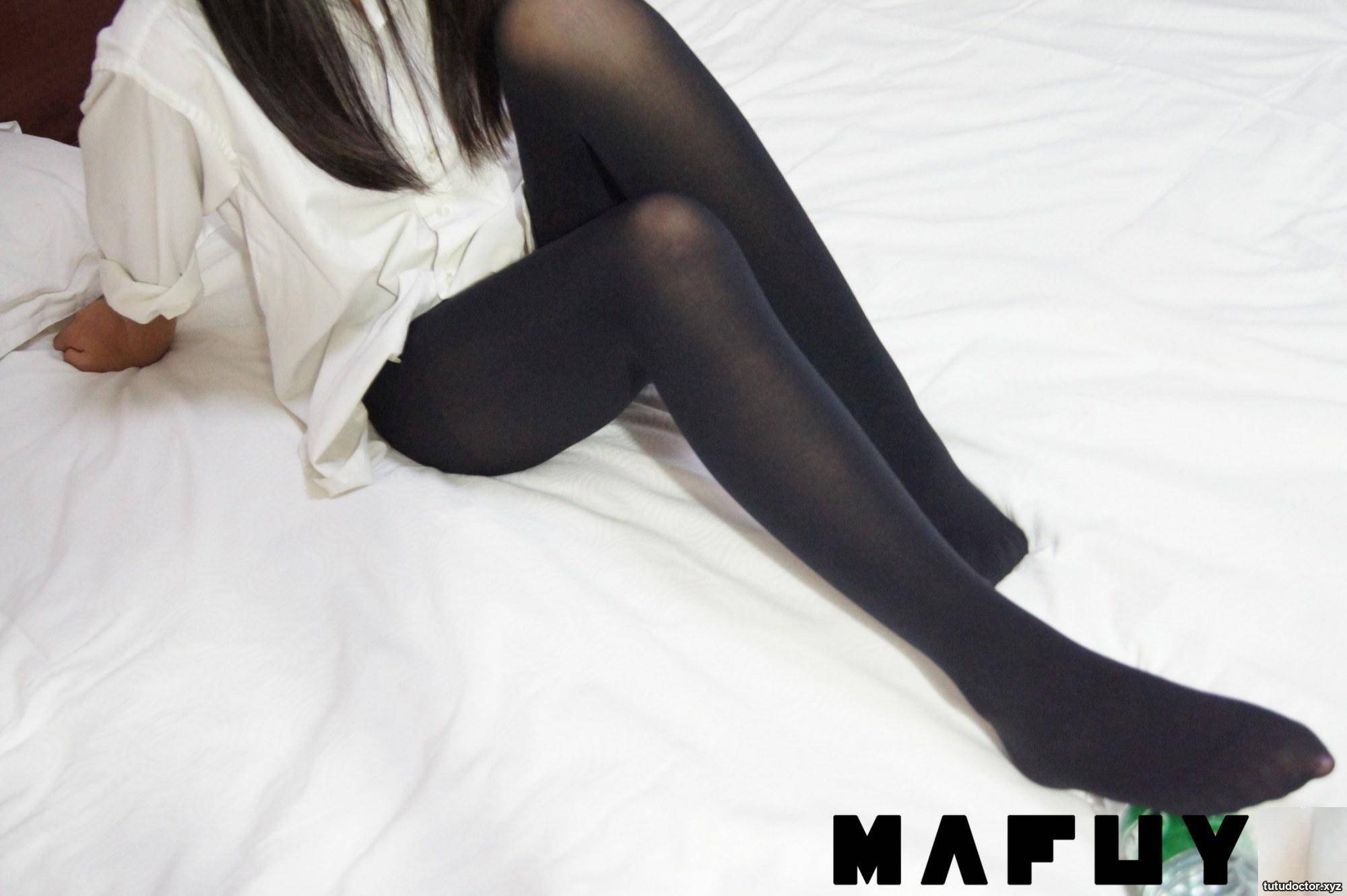Kagakusaka Mafuyus Black Pantyhose Temptation 2 exposes her · photo 14 of 45