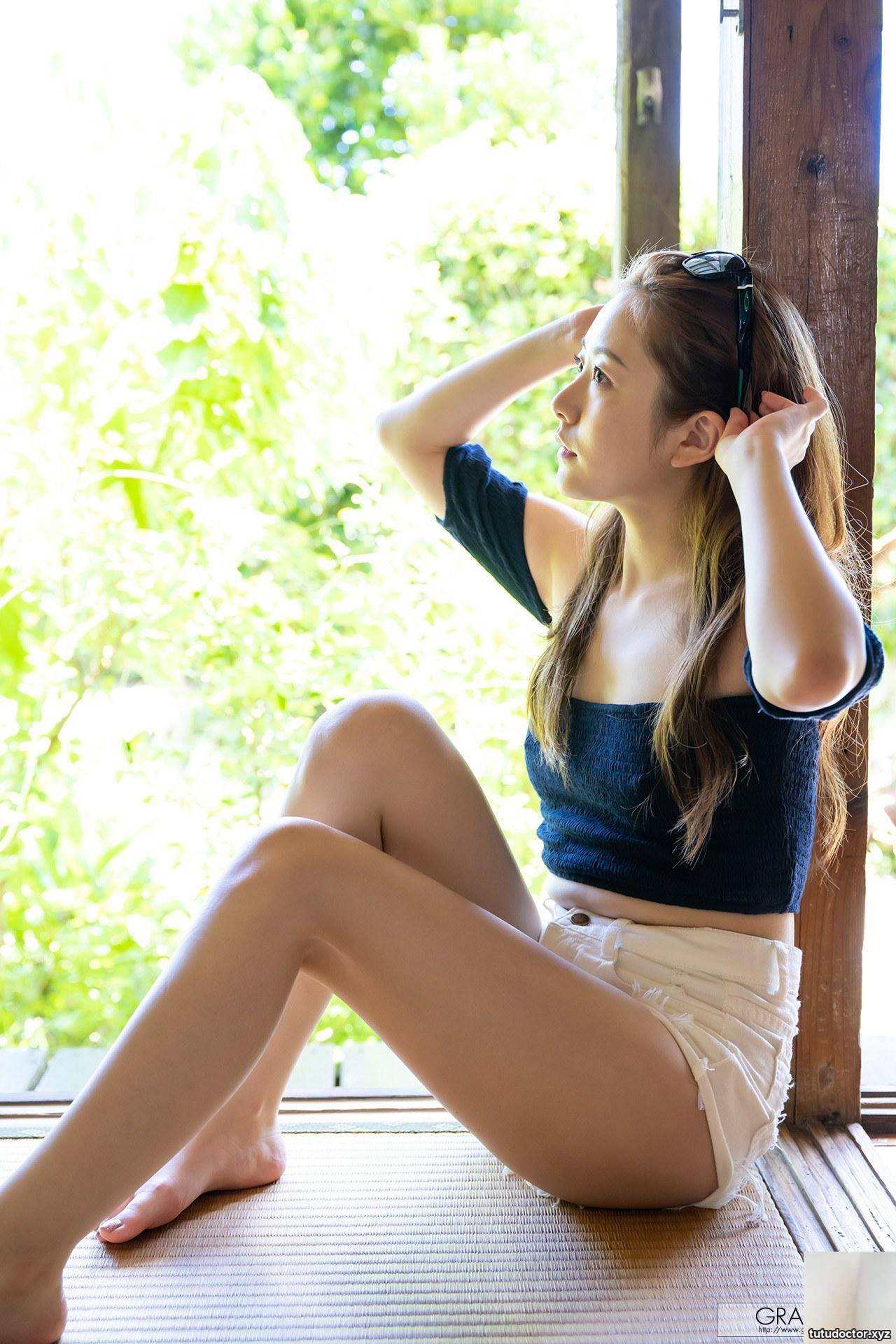 Hikari Aozora- -Graphis- Gals Happy Smile- Vol · photo 4 of 20