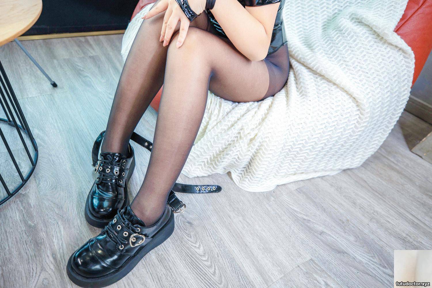 Kamikazaka Mafuyus Sexy Police Officer 2 fishnet stockings and · photo 6 of 76