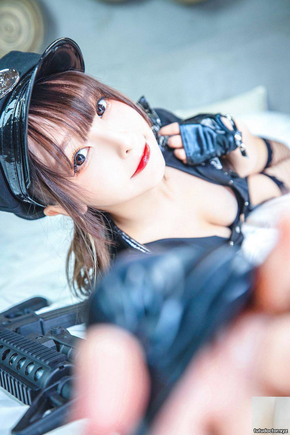 Kamikazaka Mafuyus Sexy Police Officer 2 fishnet stockings and · photo 72 of 76