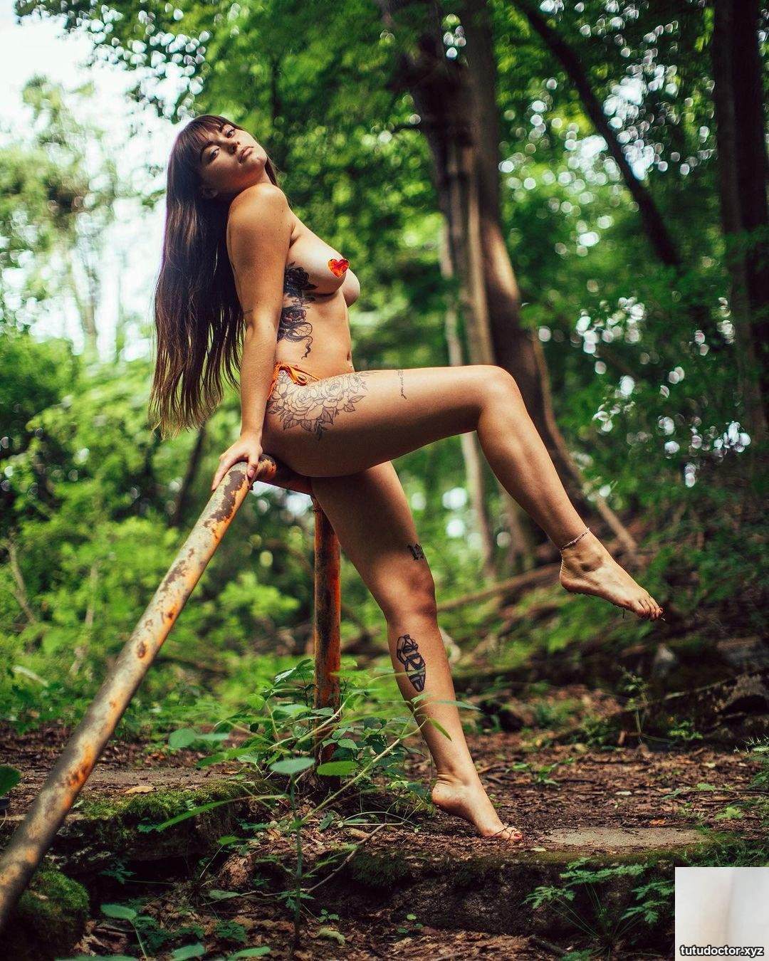 Hannah Wilkinson－sexy hot model · photo 7 of 16