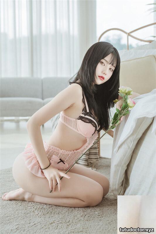 Yuna (윤아) – NO.03 (SAINT Photolife) Grow · photo 20 of 49