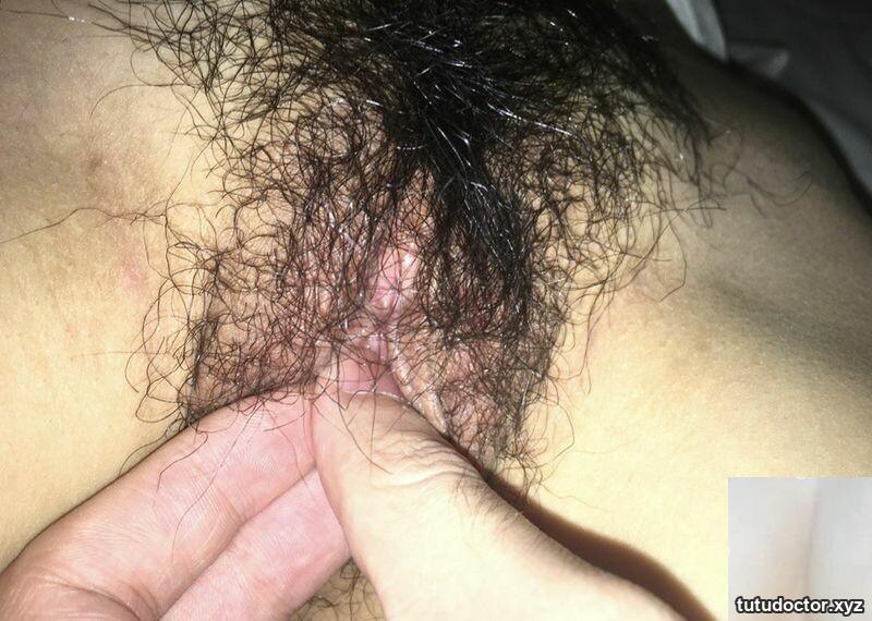 Girlfriends pink selfie · photo 17 of 28