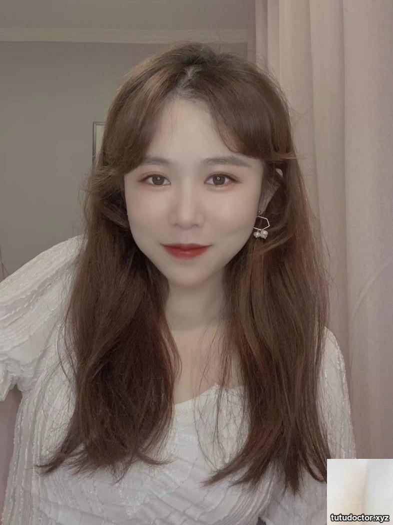 A pink and tender sophomore girl from Qingdao University and her boyfriend’s daily appearance are pure and lustful in bed (18P)