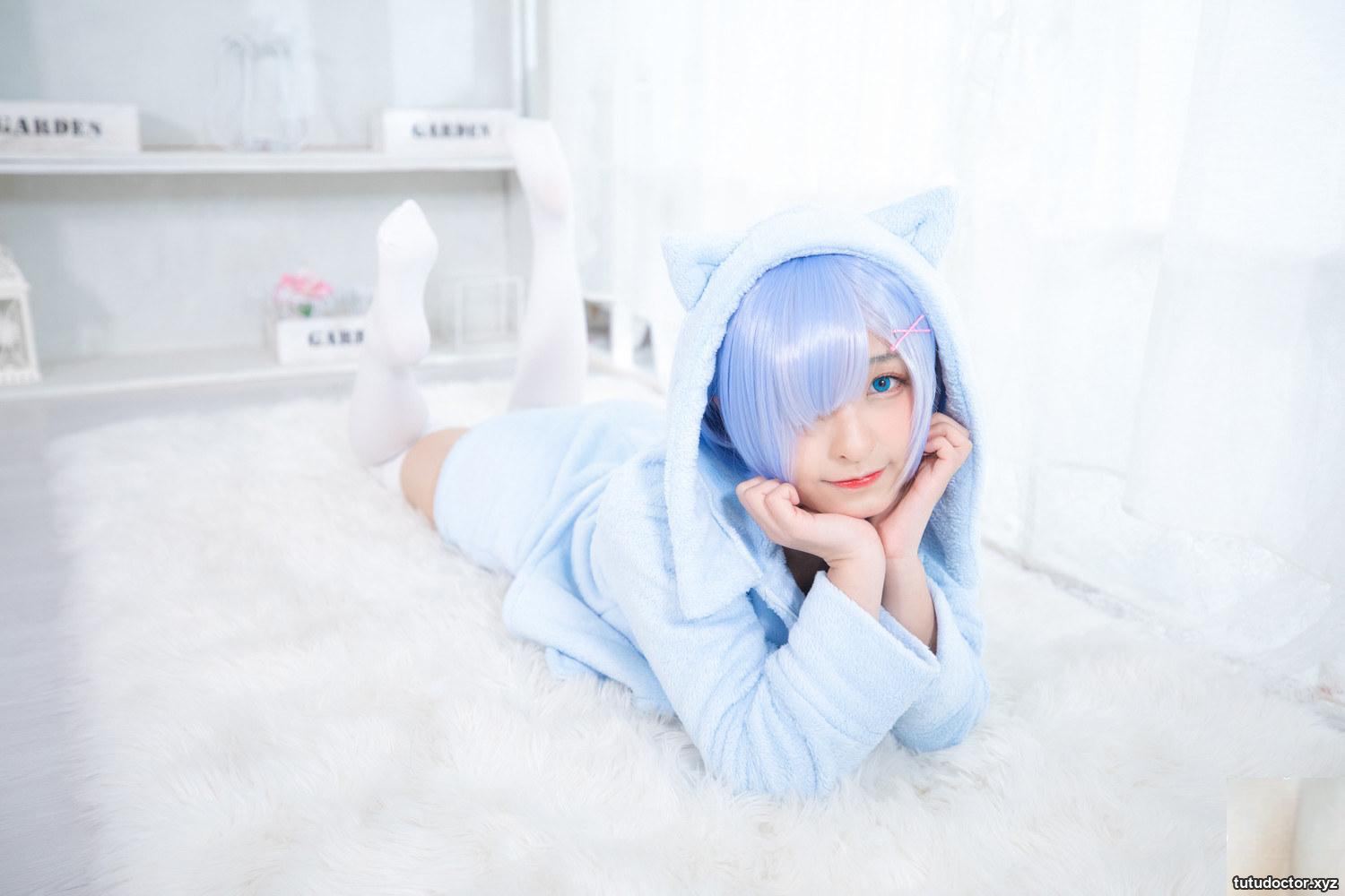 Kagakusaka Mafuyus conspicuous cleavage in RE0-Rem 2 makes · photo 46 of 91