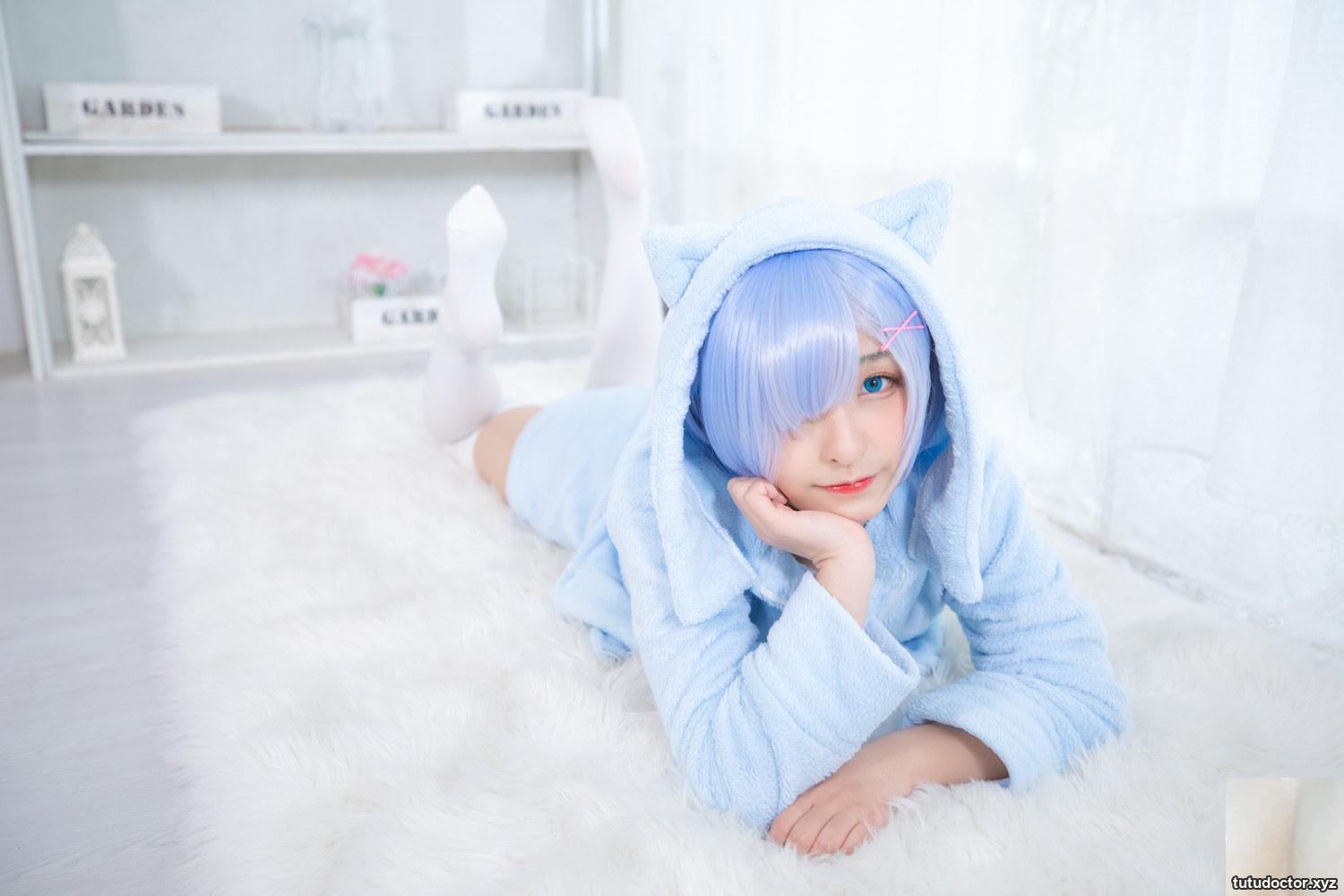 Kagakusaka Mafuyus conspicuous cleavage in RE0-Rem 2 makes · photo 47 of 91