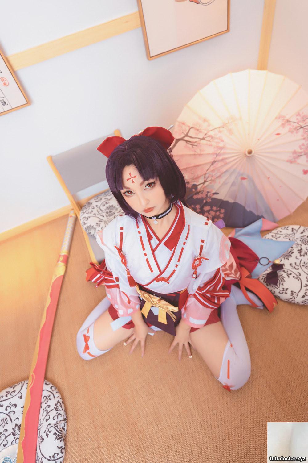 A full view of the red cheongsam of Kamikazaka Mafuyus · photo 13 of 75