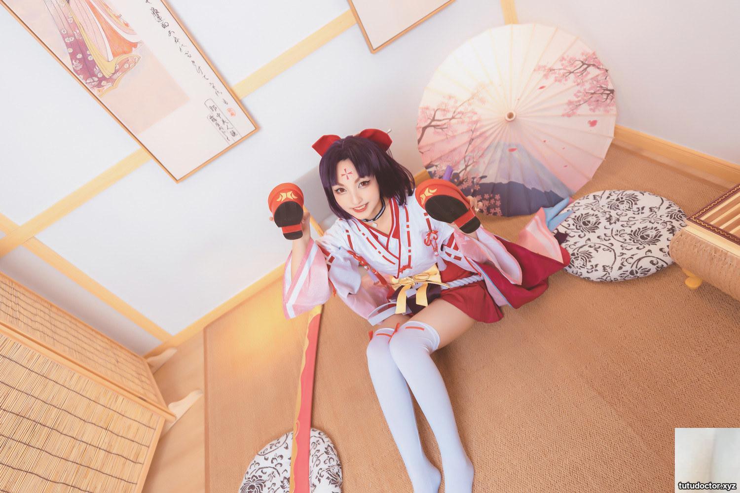 A full view of the red cheongsam of Kamikazaka Mafuyus · photo 17 of 75