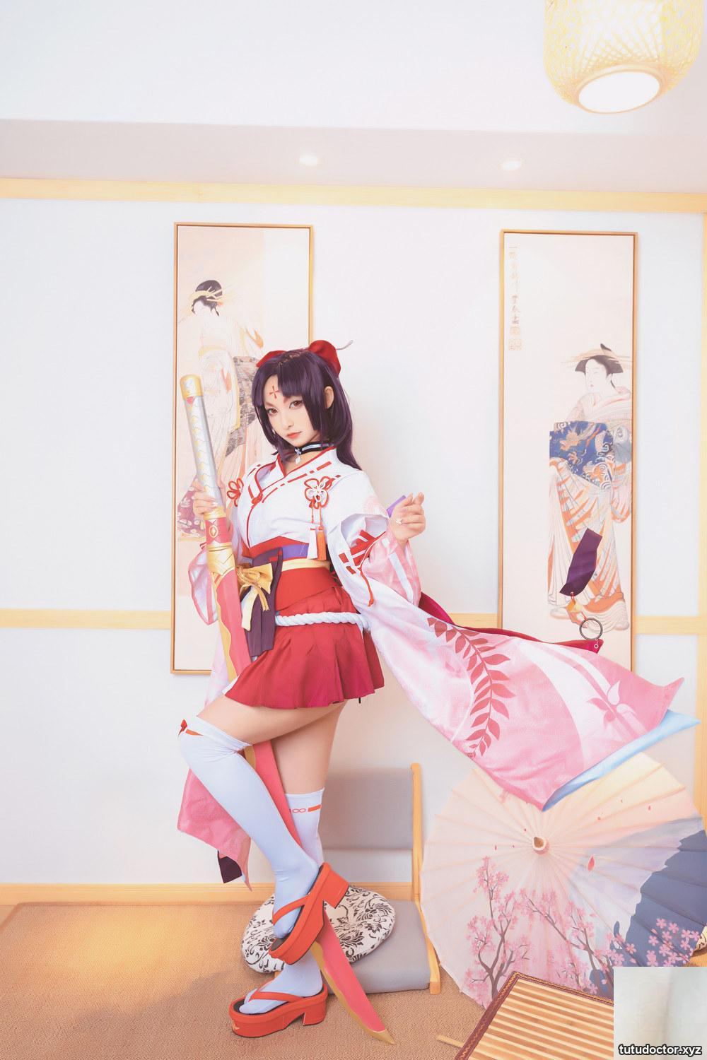 A full view of the red cheongsam of Kamikazaka Mafuyus · photo 54 of 75