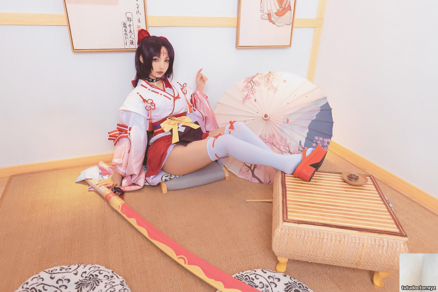 A full view of the red cheongsam of Kamikazaka Mafuyus · photo 64 of 75