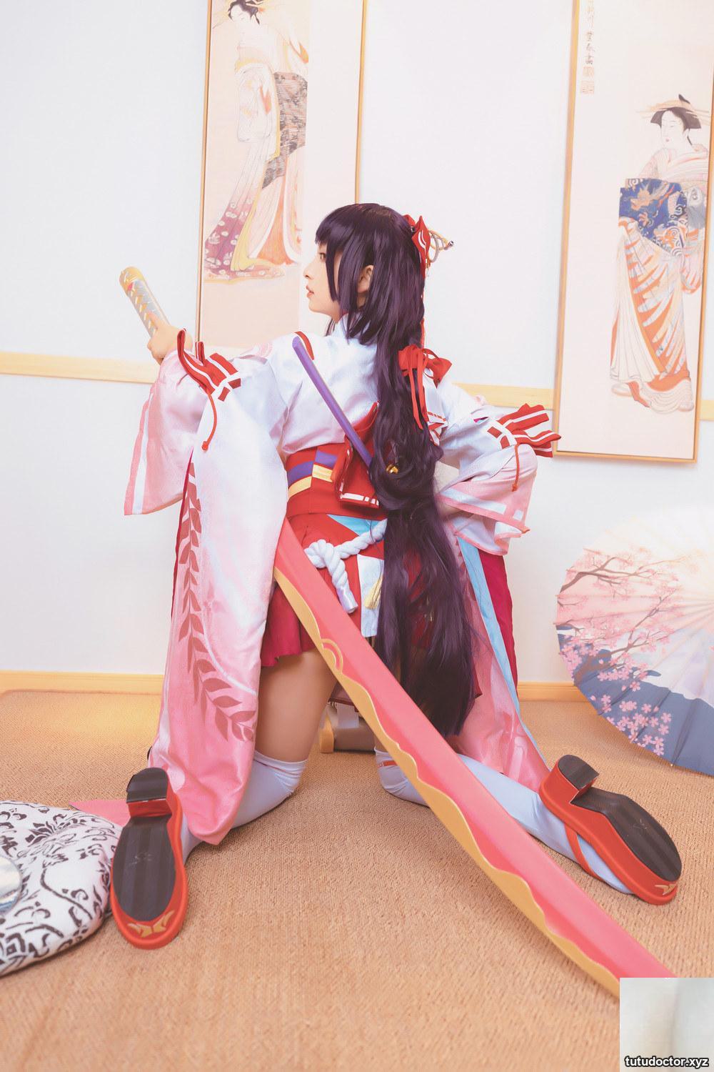 A full view of the red cheongsam of Kamikazaka Mafuyus · photo 75 of 75