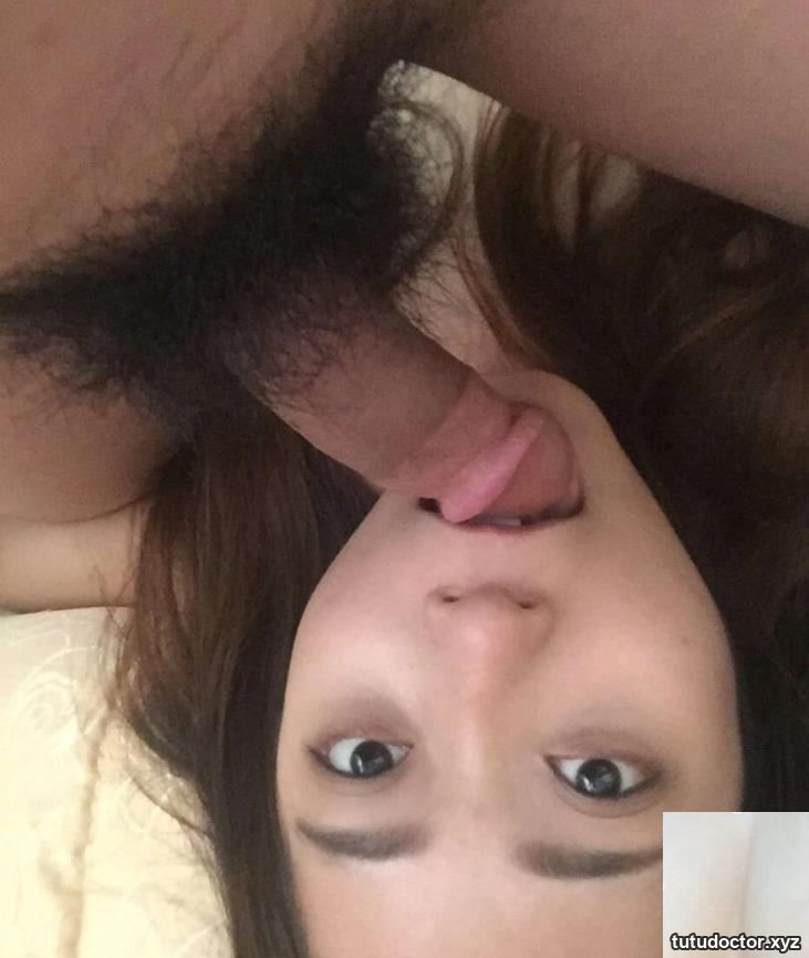 Beautiful girl taking the initiative to eat cock · photo 10 of 25