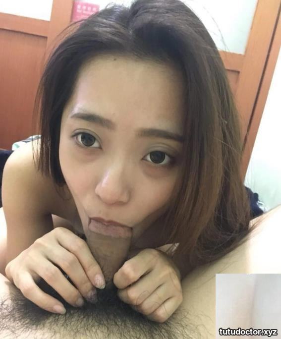 Beautiful girl taking the initiative to eat cock · photo 13 of 25