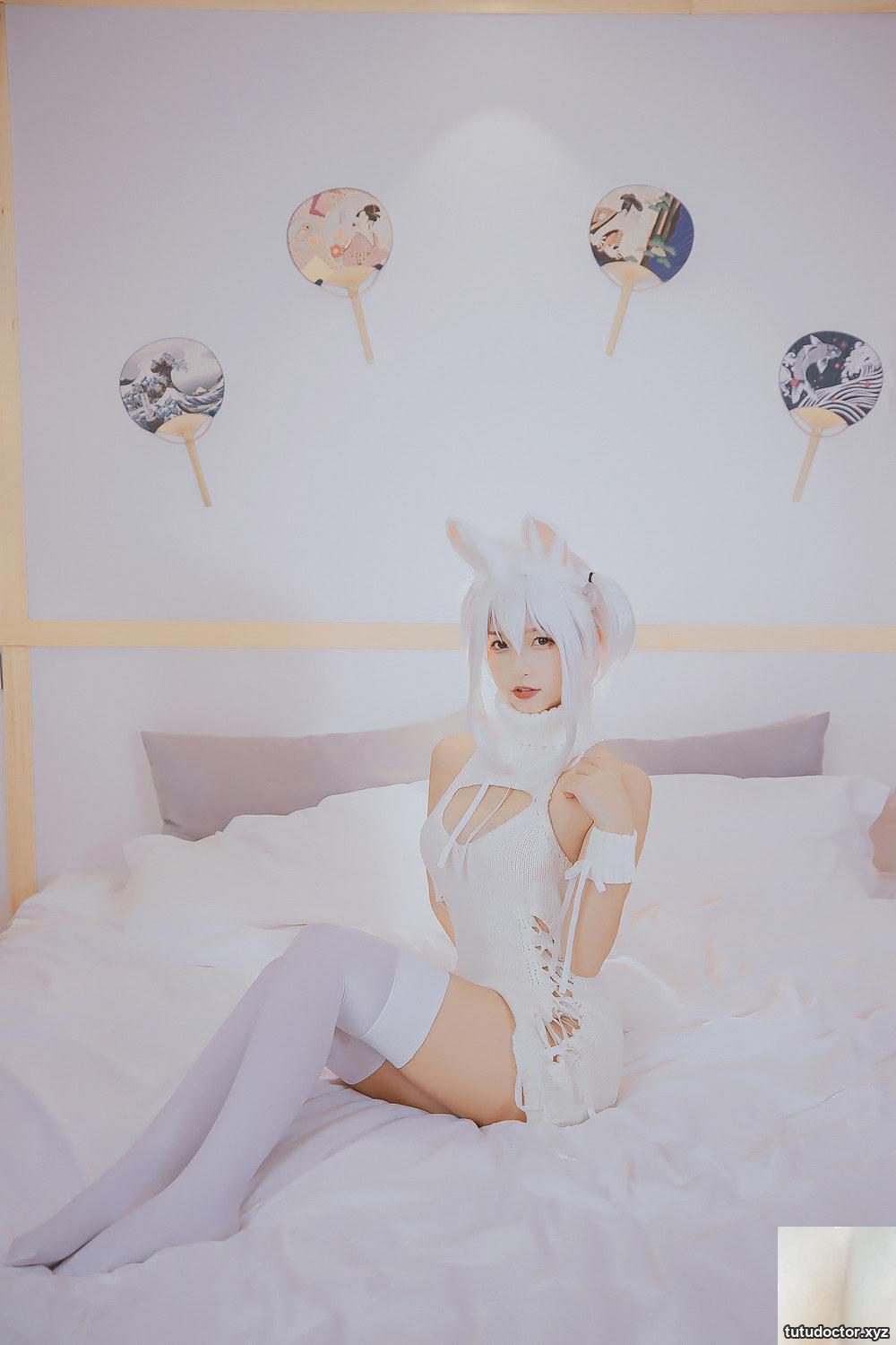 Mafuyu Kamikazakas breasts are exposed in The White Bunny Girl · photo 3 of 84