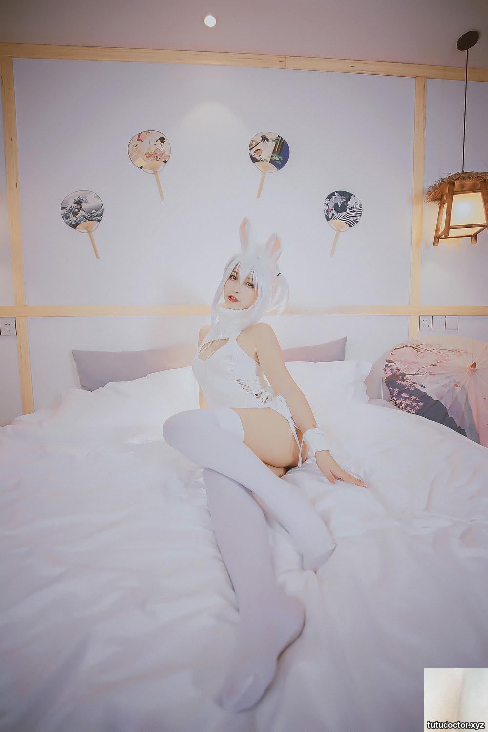 Mafuyu Kamikazakas breasts are exposed in The White Bunny Girl · photo 8 of 84
