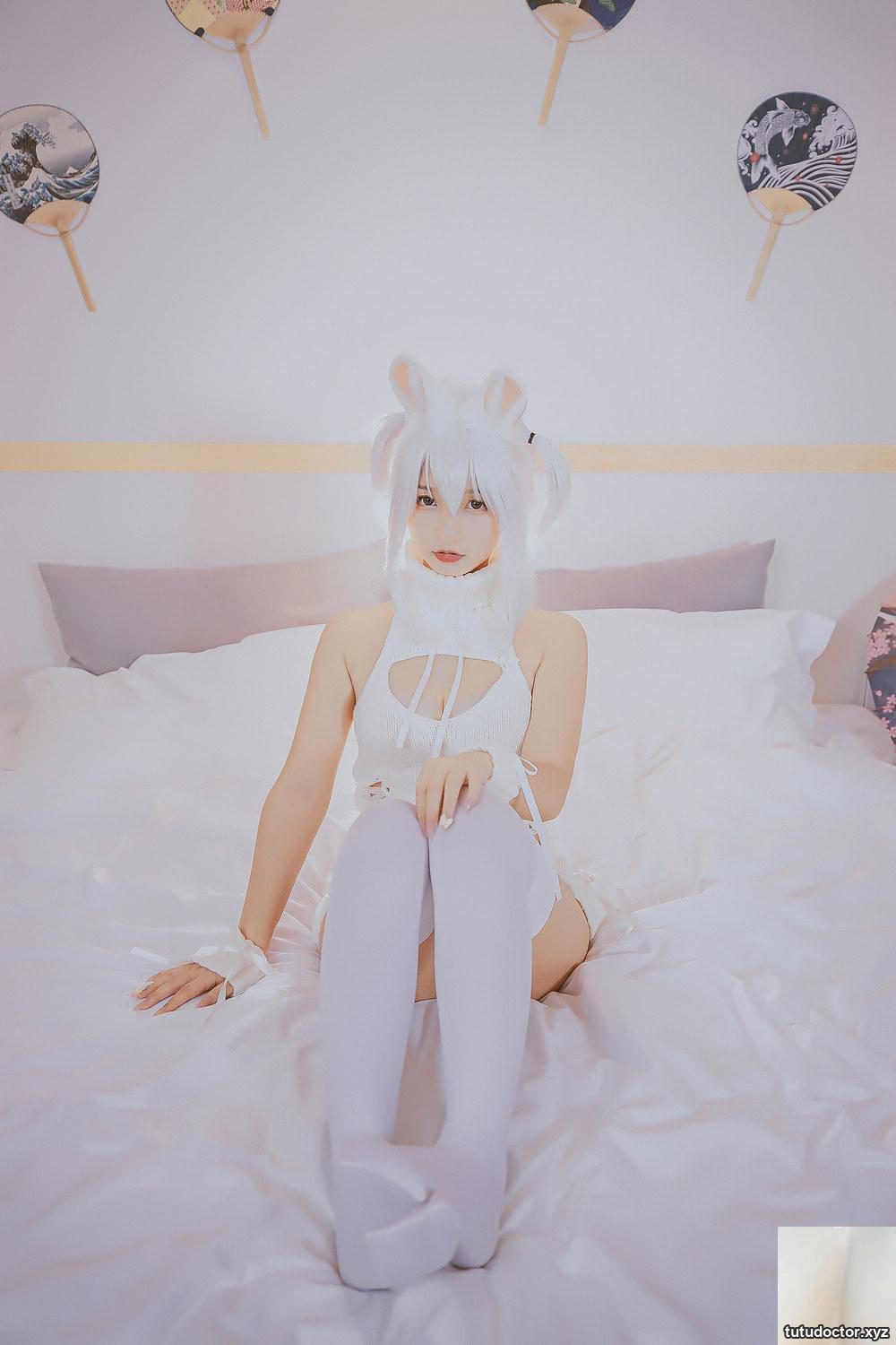 Mafuyu Kamikazakas breasts are exposed in The White Bunny Girl · photo 9 of 84