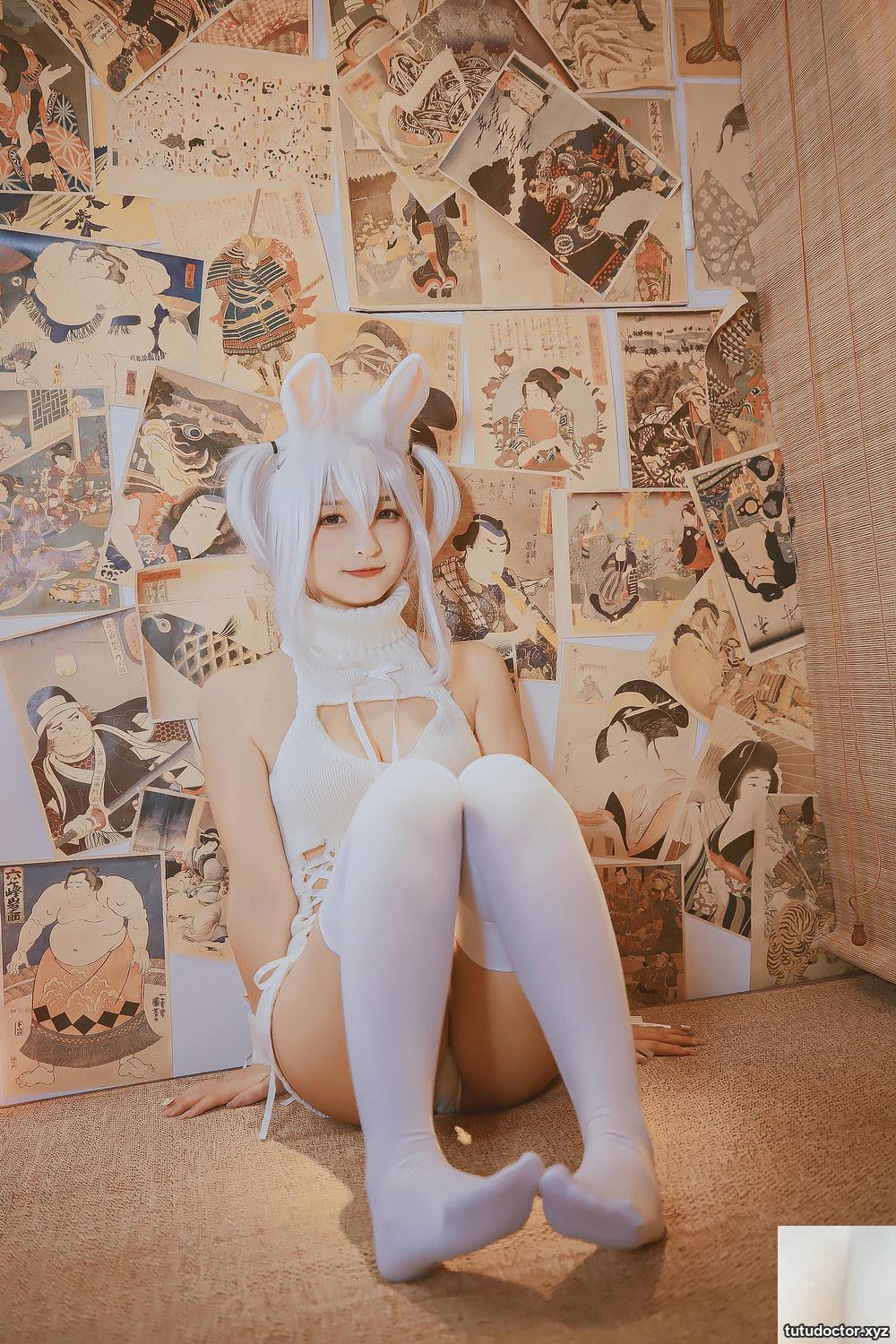 Mafuyu Kamikazakas breasts are exposed in The White Bunny Girl · photo 20 of 84