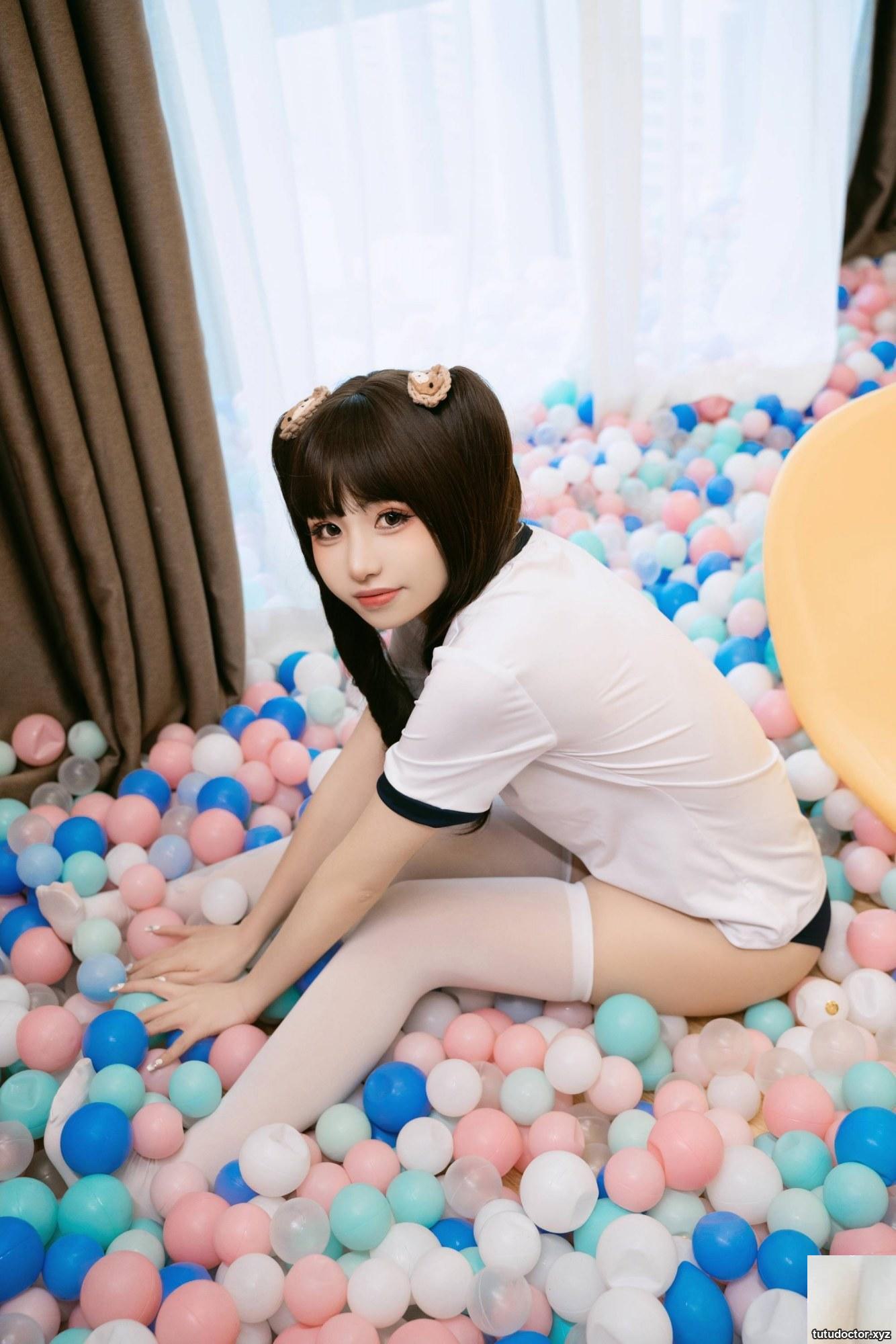 Welfare girl Meow Xiaojis Xiaojis Private Paradise VIP Exclusive · photo 54 of 89