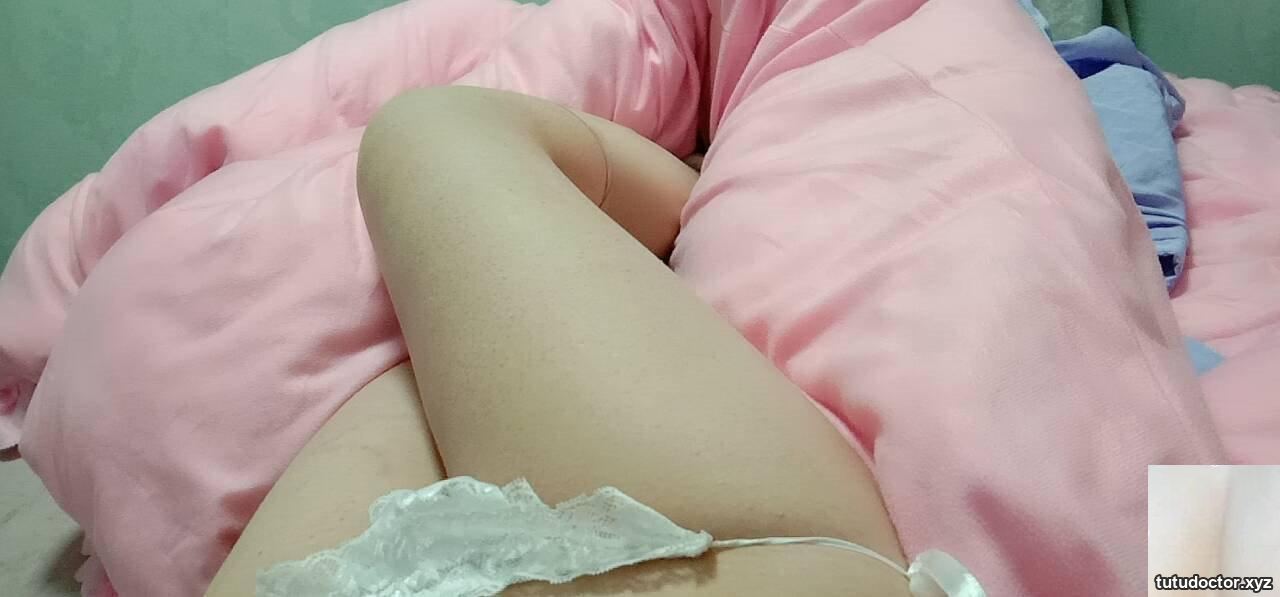 The nipples are soft, waxy and sweet, and the vagina is gurgling · photo 13 of 17