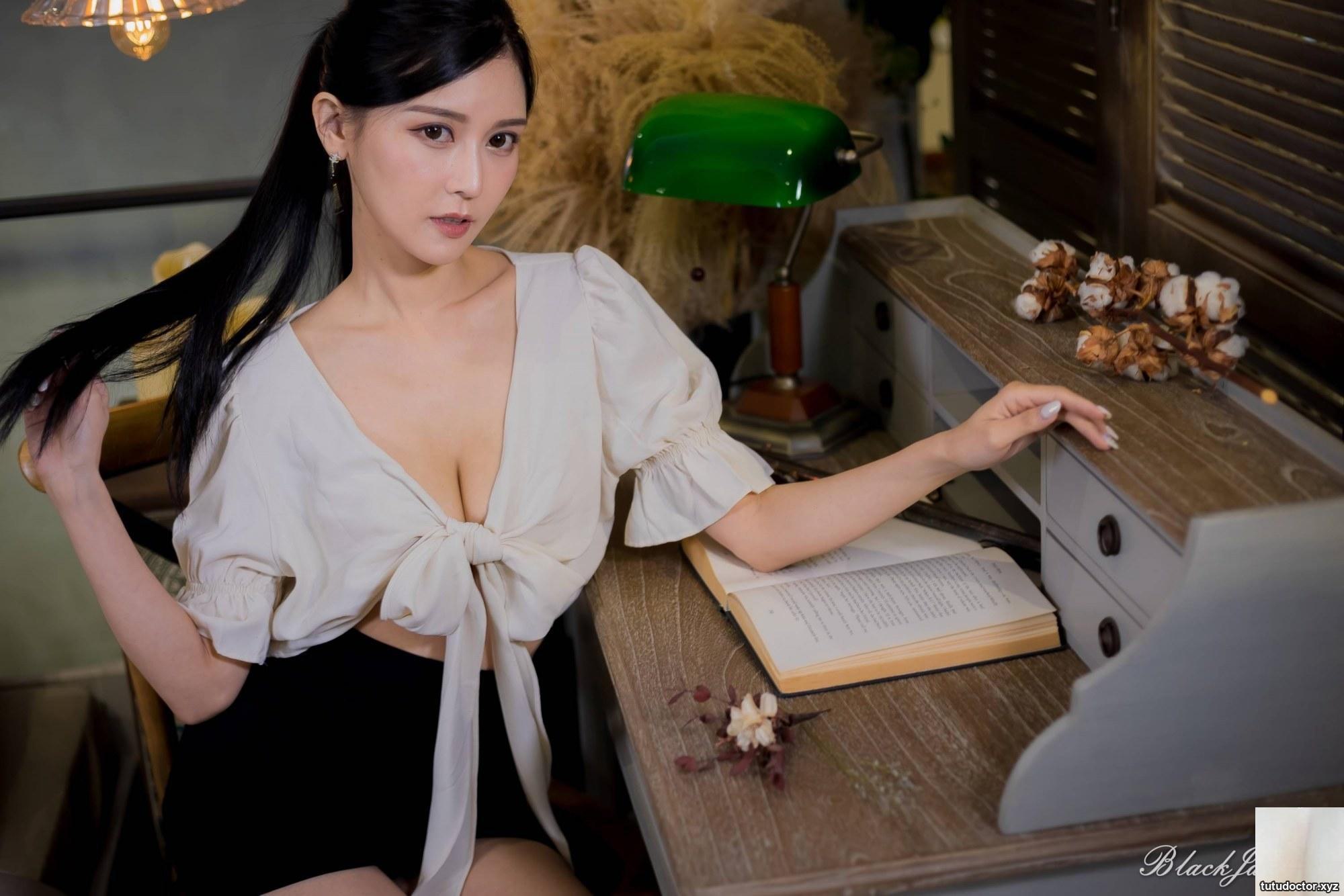 Long-legged beauty model Xu Huiling, sexy OL, high heels and · photo 33 of 72