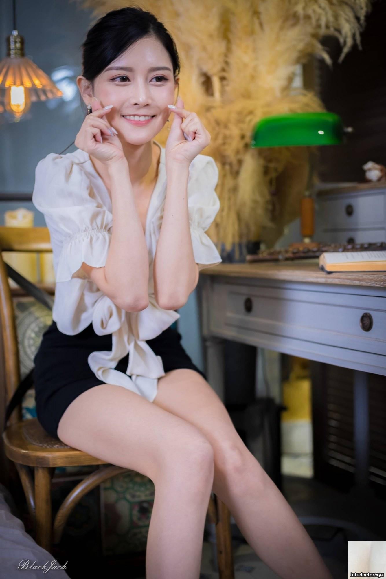 Long-legged beauty model Xu Huiling, sexy OL, high heels and · photo 50 of 72