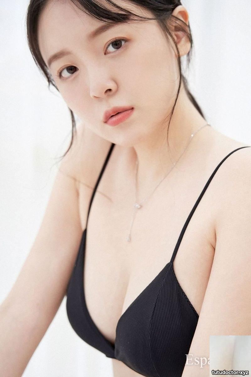 Espacia Korea, a Korean-American woman with skin as good as · photo 37 of 45